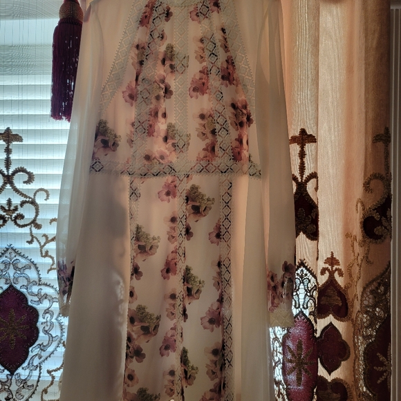Ted baker floral dress Ted size 4 in prestige like new condition..Make an offer - Picture 9 of 11